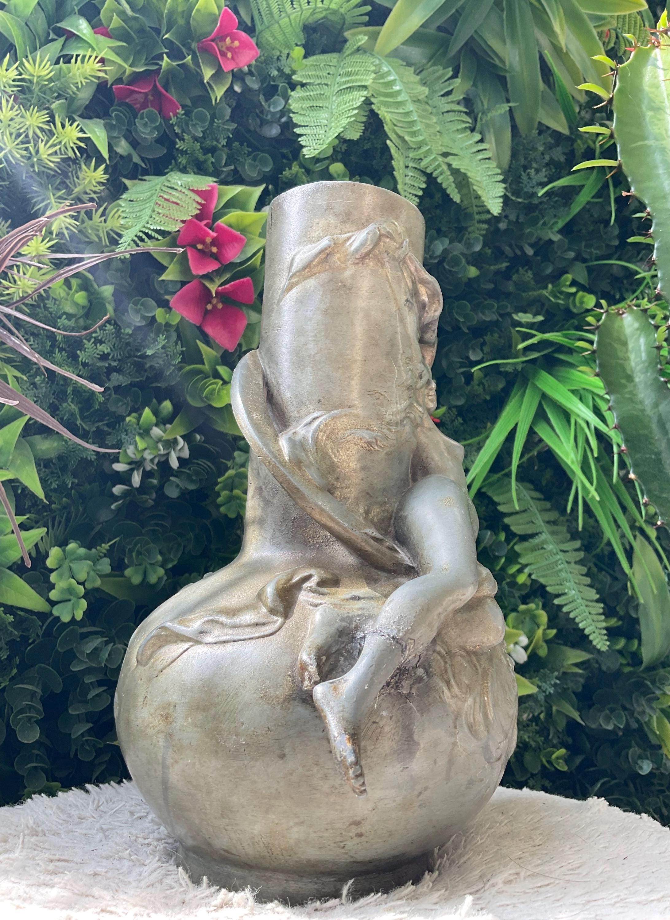 アール・ヌーヴォー様式のブロンズ花瓶：モロー作の女性彫刻、19世紀の