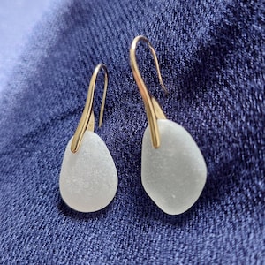 Pendientes de cristal marino auténtico de Port Isaac de Cornualles, joyería de cristal marino, oro blanco transparente o plata de ley 925, con gancho colgante *ENVÍO GRATUITO* Cornualles