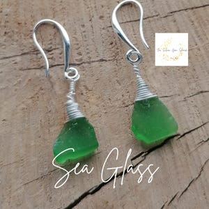 Pendientes de cristal marino auténtico de Port Isaac de Cornualles, joyería de cristal marino verde, plata de ley 925, colgante con gancho *ENVÍO GRATIS* Regalo de Cornualles