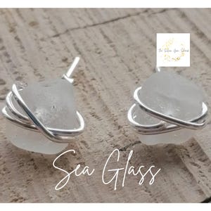 Pendientes de botón de cristal marino auténtico de Port Isaac de Cornualles, joyería de cristal marino transparente blanco, plata esterlina 925, poste de mariposa *ENVÍO GRATIS Cornualles