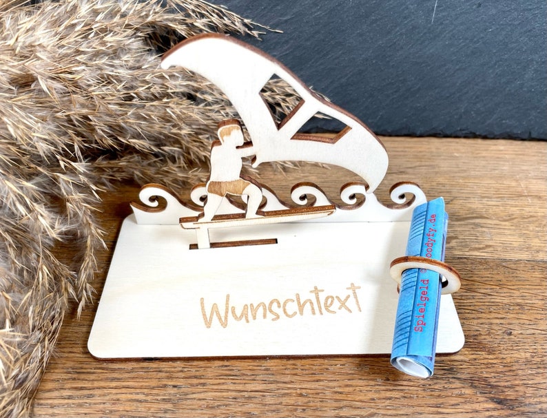 Geldscheinhalter Wingfoiler, Surfen, Surfer, Wasser, Geldgeschenk, Geburtstag, Geschenk, Wunschtext, Personalisierbar Bild 1