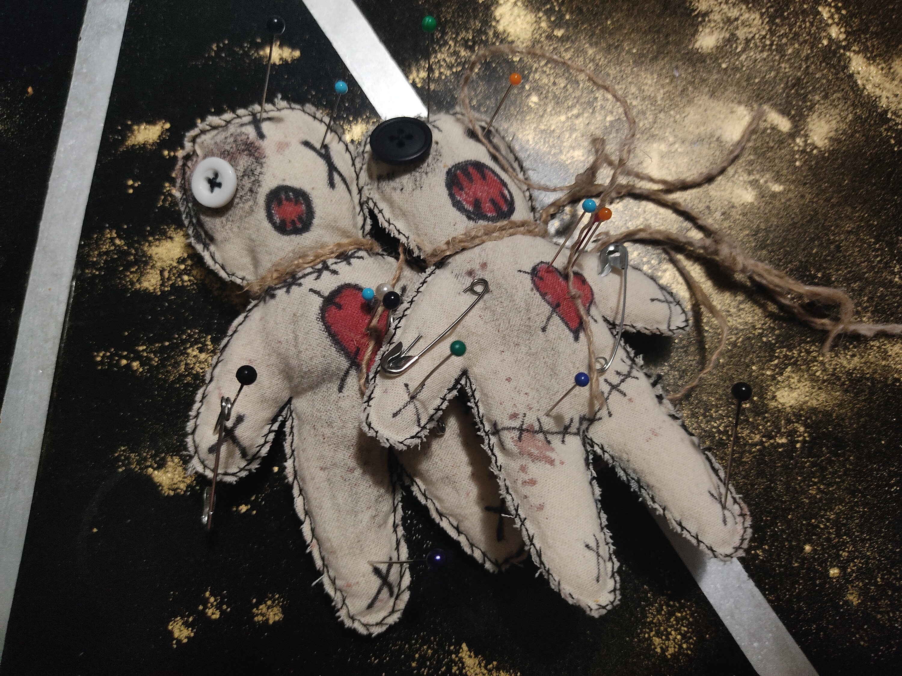 2 stuks! ORIGAINAL VOODOO POP Lizi Loa Handgemaakte Voodoo Doll (s)  Handgemaakte Haïtiaanse Vodou Poppen / Authentieke Liefde Bondage /  Gepaarde Voodoo poppen #F - Etsy België, image size:3000x2250