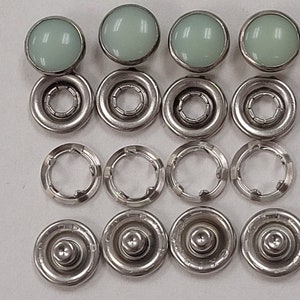 1 dozen(12 pcs)complete sets-Urea pearl snap Size 16(3\8&quot; diameter),Lt Green-made in the usa.