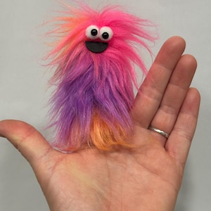 Lil Beasties Finger Puppet - Sherbet Short Pile