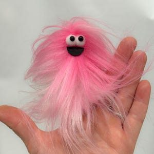 Lil Beasties Finger Puppet - Bubble Gum