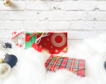 Gift Card Holder Box - Holiday Green Christmas 4-Pack with Popup Insert and strech loop ribbons
