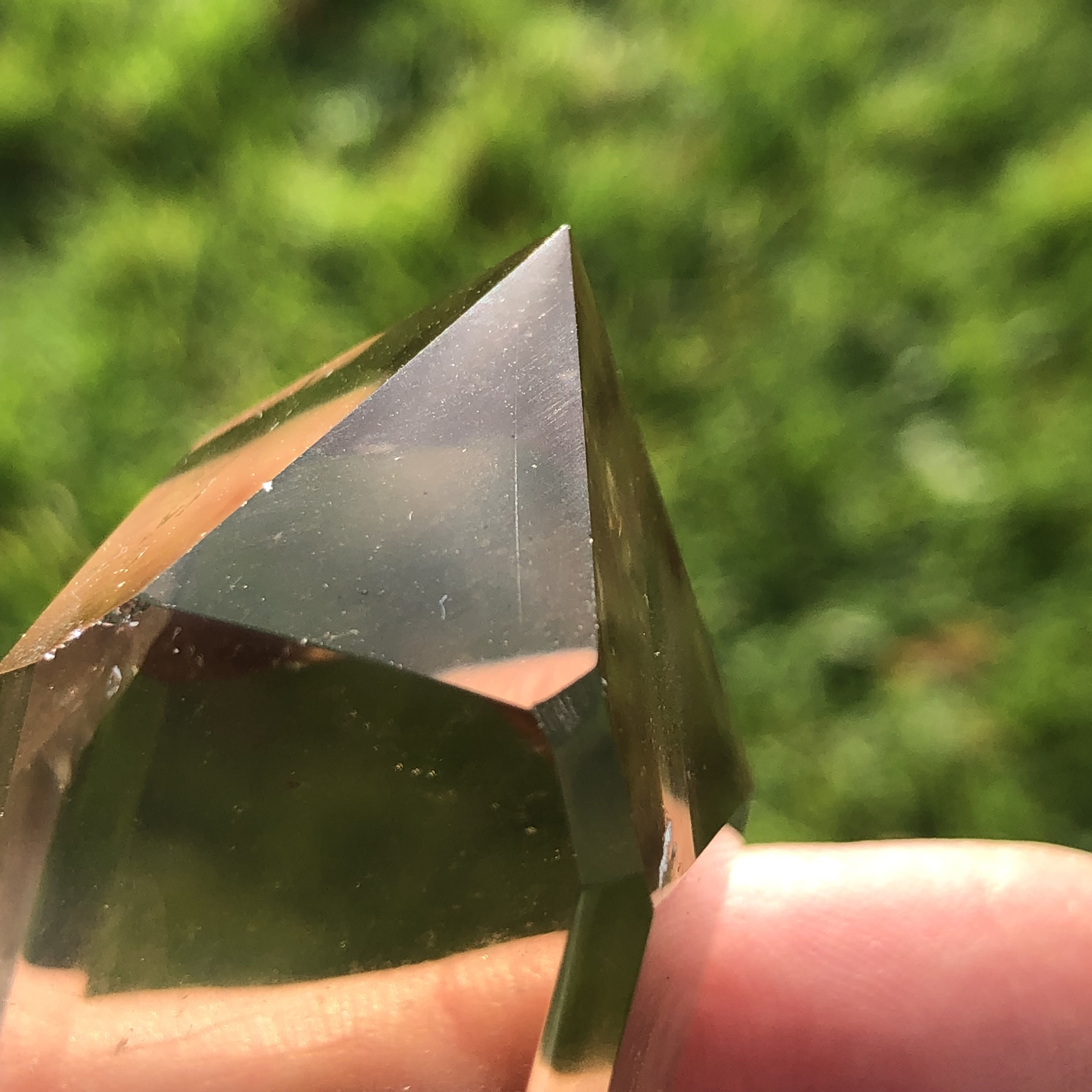 虹の模様が入った磨き上げられたスモーキークォーツポイント - Etsy 日本