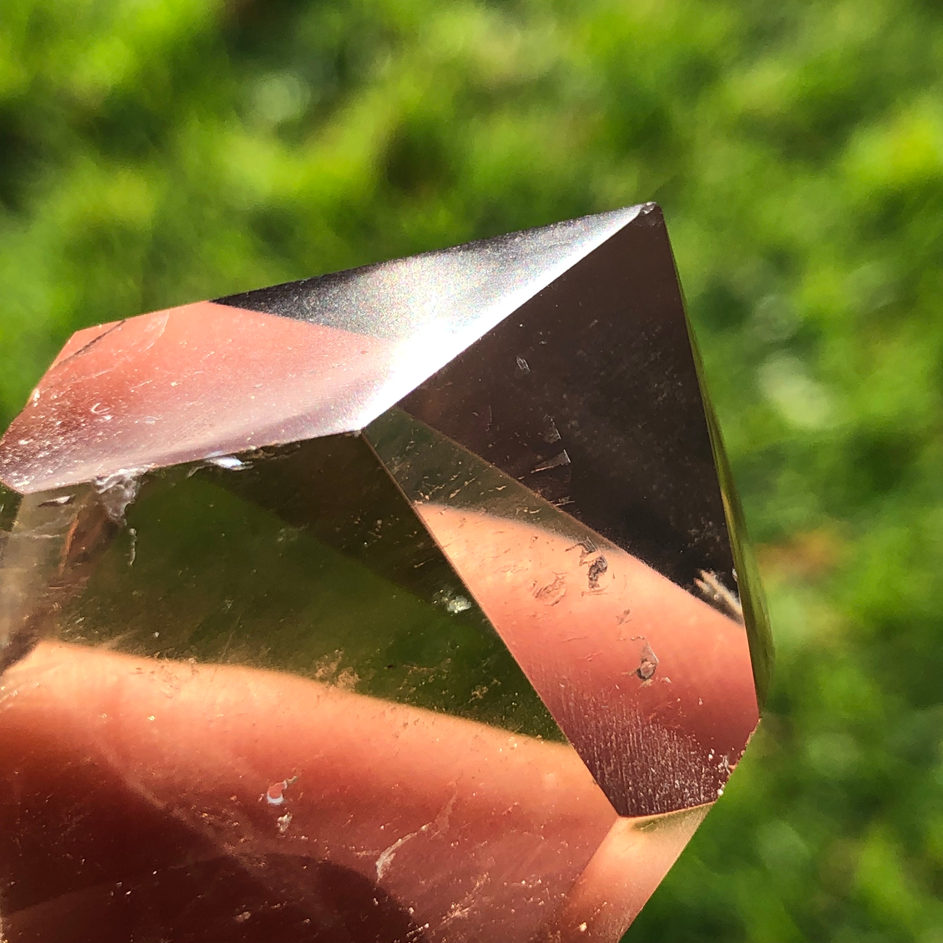 虹の模様が入った磨き上げられたスモーキークォーツポイント - Etsy 日本