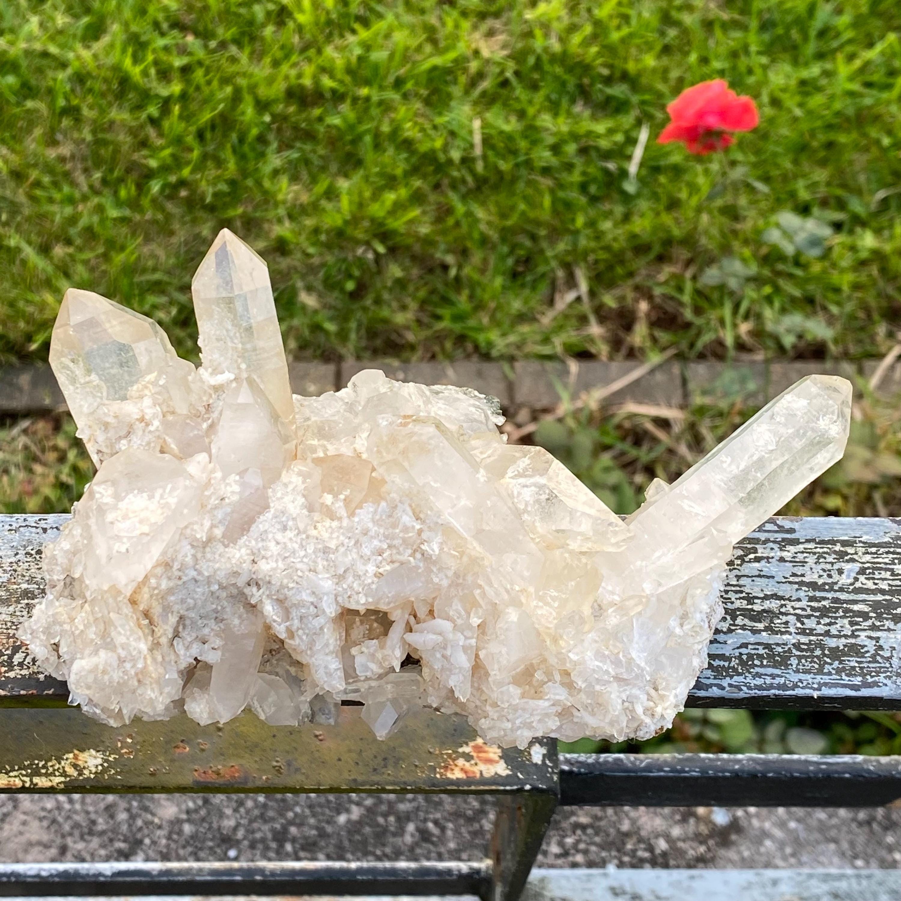 大型ゴールデンヒーラークォーツクラスター（パキスタン産、約619