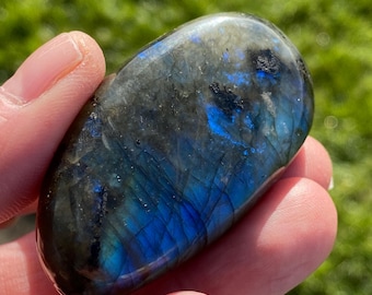 Polished Labradorite Pebble approx 69.8 grams with Blue Flash