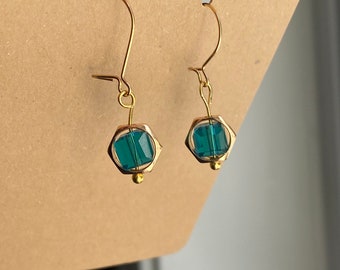 Minimalist dangle earrings