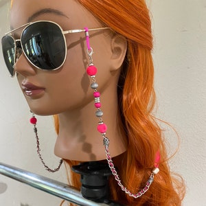 Pinke Brillenkette