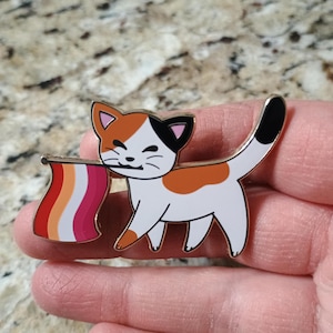 FOUTOPDRUK BATCH Lesbian Pride Flag Cat harde emaille pins | Reversspeld | Lesbische vlagspeld | lgbtq+-pin | LGBT-pin | LGBTQIA-pin