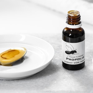 Propolis Tropfen Flasche 20% in Alkohol aufgelöst 20ml Bienenkittharz - Direkt vom Imker handgemacht aus der eigenen Familienimkerei in NRW