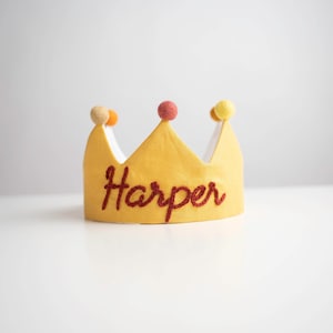 Corona ricamata a mano per compleanni di neonati e bambini / Ricordo personalizzato per il primo compleanno e occasioni speciali