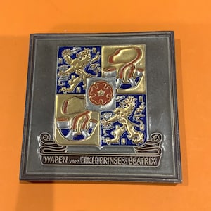 Westraven Cloisonné tile for Prinses Beatrix.