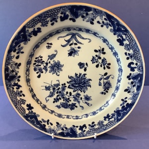 1662-1722 Kangxi Chinese Porcelain Plate with Chrysanthemums