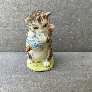 Vintage Beswick Beatrix Potter Miss Moppet porcelain figurine. BP- 3b backstamp.