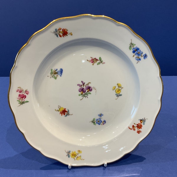 Meissen Streublumen (scattered flowers) Cake Plate - 20cm - First Choice ca. 1900