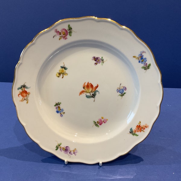 Meissen Streublumen (scattered flowers) Cake Plate - 20cm - First Choice ca. 1900