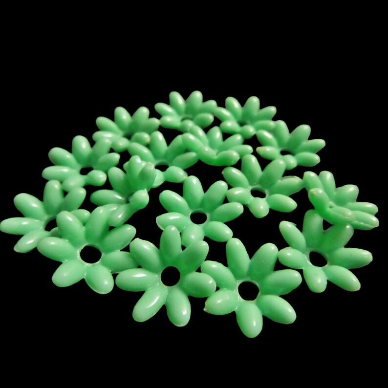 Vintage Plastic Flower Beads Jadeite Green or Lavender YOU CHOOSE 16
