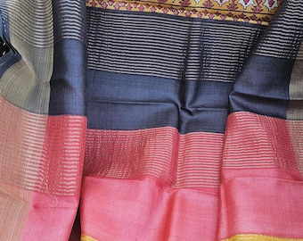 Prachtige bedrukte Tussar-zijden sari met Zari-rand en pallu