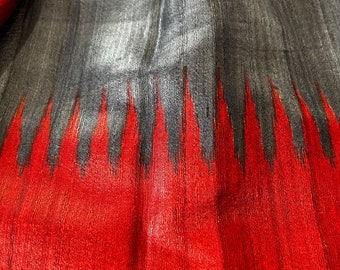 Zwart en Rood Khadi Tussar Saree. Silk Mark Gecertificeerd