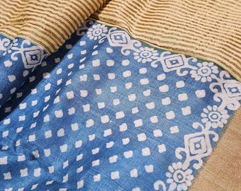 Prachtige bedrukte blauw-gele gecertificeerde zijden sari