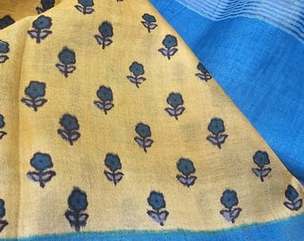 Gele en blauwe tussar zijden sari met bloemenprint