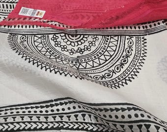 Geometrische zwart-rode sari van Tussar-zijde met print