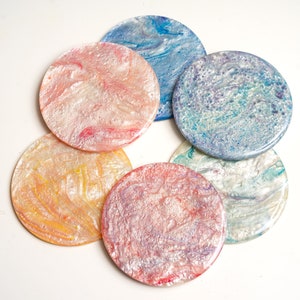 DECORATIVE COASTERS, ROUND Coaster Set, Round Shape Drinking Coaster Set For Office Table Décor, Unique Epoxy Resin Coasters