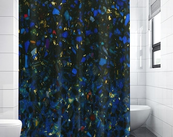 Cooler und witziger Duschvorhang in einzigartigem Design bedruckt.