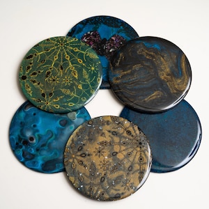 DECORATIVE COASTERS, ROUND Coaster Set, Round Shape Drinking Coaster Set For Office Table Décor, Unique Epoxy Resin Coasters