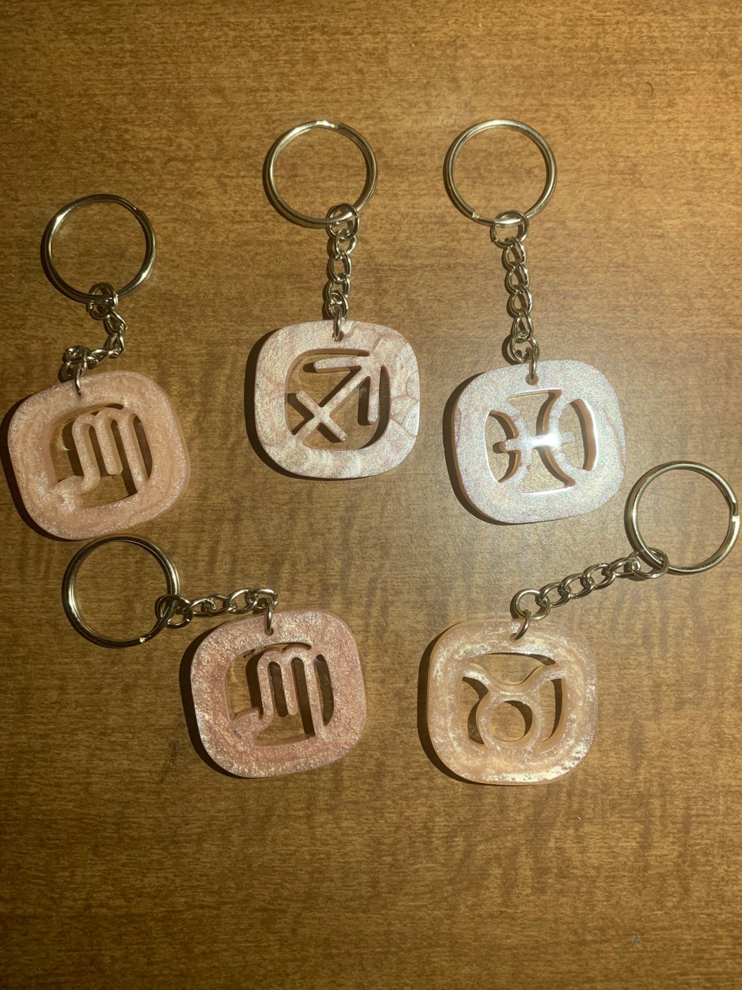 Zodiac Sign Keychain| Zodiac Sign| Keychain| Resin Keychain - Etsy