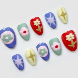 Ongles à presser fleurs mignonnes faits main, Faux ongles élégants, Ongles de luxe pour bébé fille, Ongles en acrylique personnalisés à presser, Cadeaux de Noël, Ongle court
