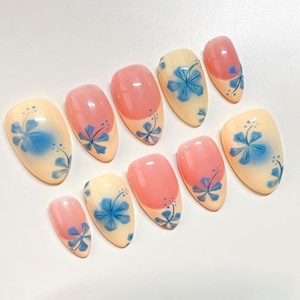 Fleurs luxueuses faites main French Tips Ongles à presser Faux ongles élégants, Presse-ongles uniques, Cadeaux personnalisés pour les ongles, Cadeaux de Noël