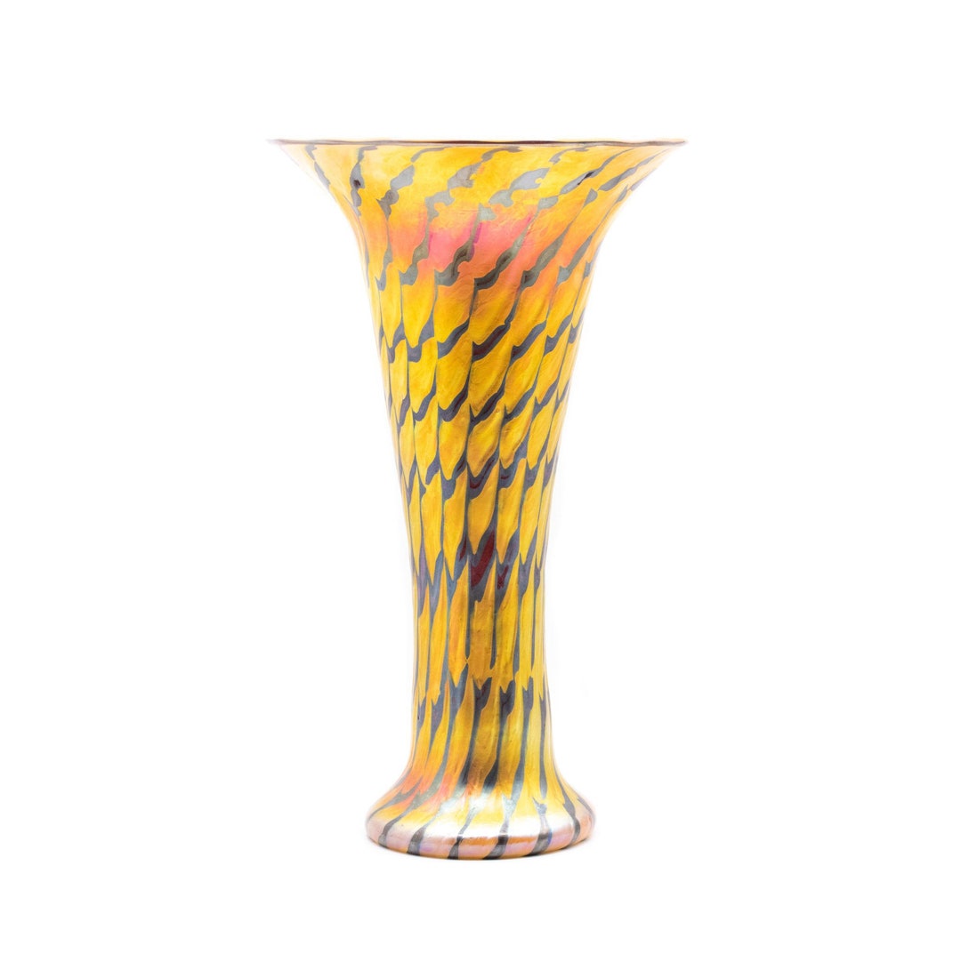 Lundberg Studios 2001 Fluted Art Glass Vase With Iridescent Phoenician Pattern Etsy