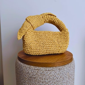 Handgemachte Stroh Schultertasche – Boho Knoten Henkel Tasche – Gehäkelte Raffia Clutch – Sommer Papiergarn Geldbörse – Retro Henkeltasche