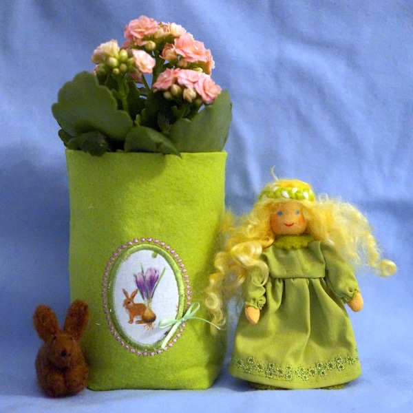 Blumenfee mit Hase + Vase / Puppen Set 3-teilig / Blumenelfe / Blumenkind / Biegepüppchen / Biegepuppe / Waldorf Jahreszeitentisch Frühling