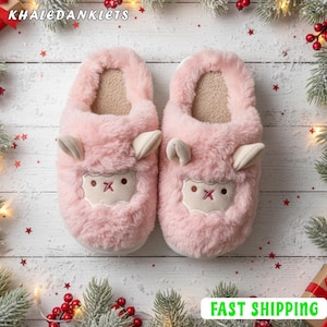 Pantuflas rosas de oveja para mujer, cómodas pantuflas de peluche con forma de animalito, lindas sandalias de invierno, calzado cálido y antideslizante para interiores, regalo navideño kawaii