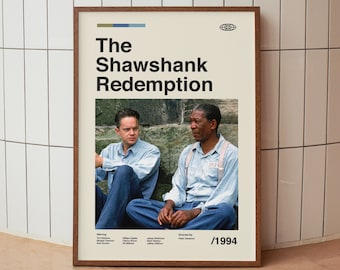 Könnte beinhalten: Ein Vintage-Filmplakat für den Film "Die Verurteilten" mit Tim Robbins und Morgan Freeman in Gefängniskleidung. Das Plakat hat einen weißen Hintergrund mit schwarzem Text und einem blauen und weißen Streifen oben. Das Jahr 1994 ist unten rechts gedruckt.