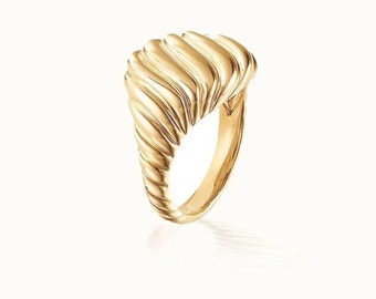 Gold Vermeil Chucky Croissant Twisted Ring, Minimalist Ring, Modern Jewellery, Statement Ring, Gold Ring, Elegant Ring | Onnesslabel