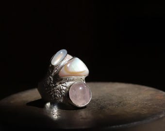 Artisan Brutalist Silver Ring with Rose Quartz and Mother-of-Pearl – British Style Jewelry