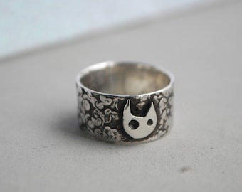 Handmade Oxidized Silver Cat Ring: Wide Band Silversmith Jewelry