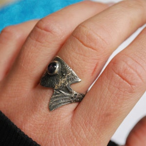 Artisan ring textured silver. Thumb ring amethyst. Sterling silver fish ring. Silversmith animal jewelry