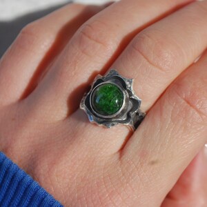 Artisan Green chrome diopside ring OOAK. Nature inspired silver ring 8 size sun green stone ring. image 2
