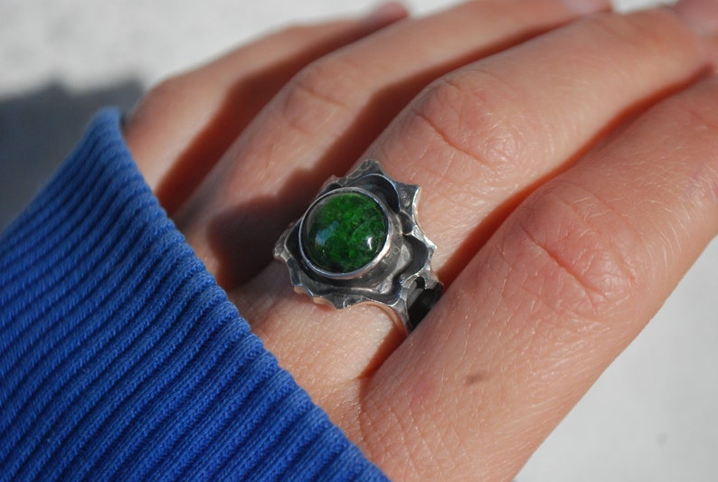 Artisan Green chrome diopside ring OOAK. Nature inspired silver ring 8 size sun green stone ring. image 6