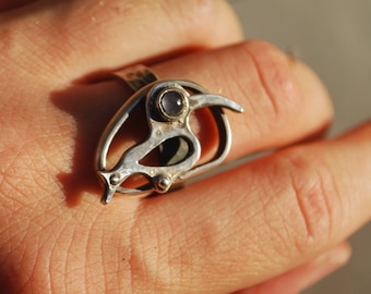 Silver bird ring, silversmith raven ring handmade. Nature inspired ring with  amethyst eye. Witchy jewelry.