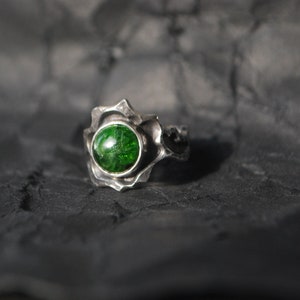 Artisan Green chrome diopside ring OOAK. Nature inspired silver ring 8 size sun green stone ring. image 3