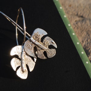 Handmade silver monstera earrings, tropical jewelry silversmith vacation earrings sterling silver. image 3